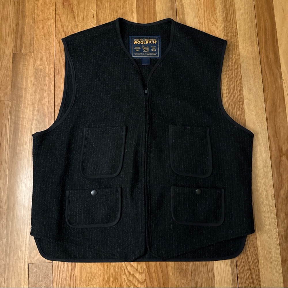 Woolrich Men's Gray/Black Zip Up Pocketed Vest Waist Coat